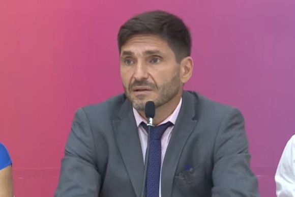 Pullaro presentó la licitación de armas no letales: "Se terminó eso de que la policía siempre es culpable"