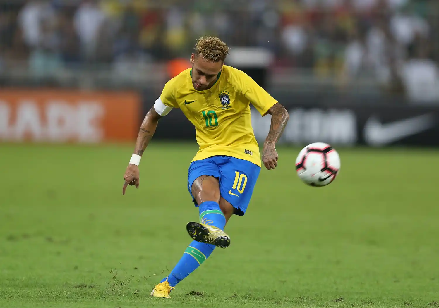  Neymar no será operado y tendrá para diez semanas