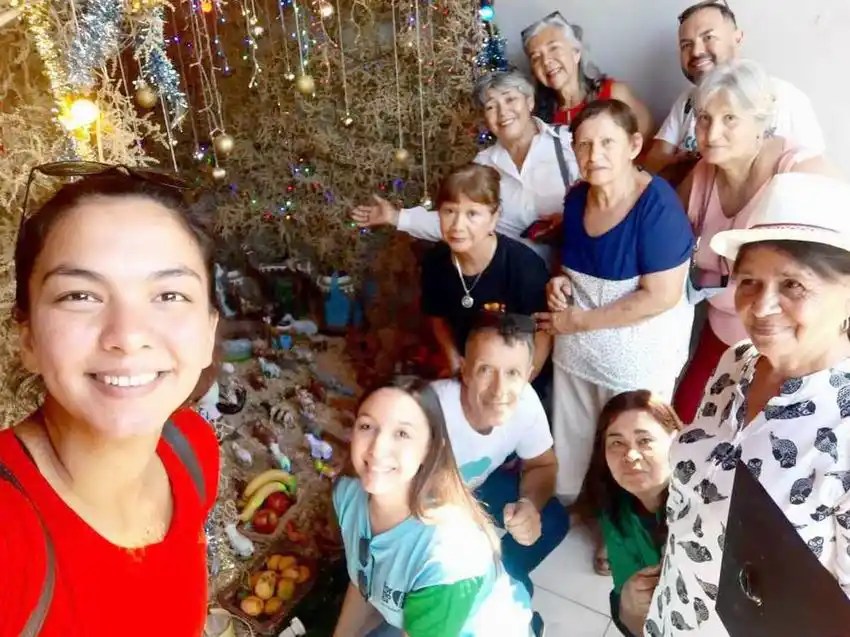 Grupo de adultos mayores visitaron pesebres
ubicados en distintos puntos de la ciudad