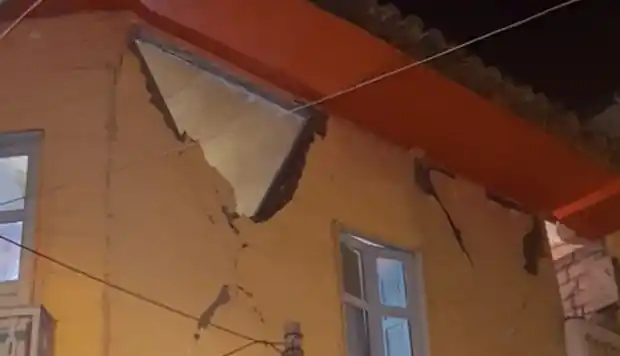 Ecuador: un fuerte sismo de magnitud de 6,5 dejo daños materiales