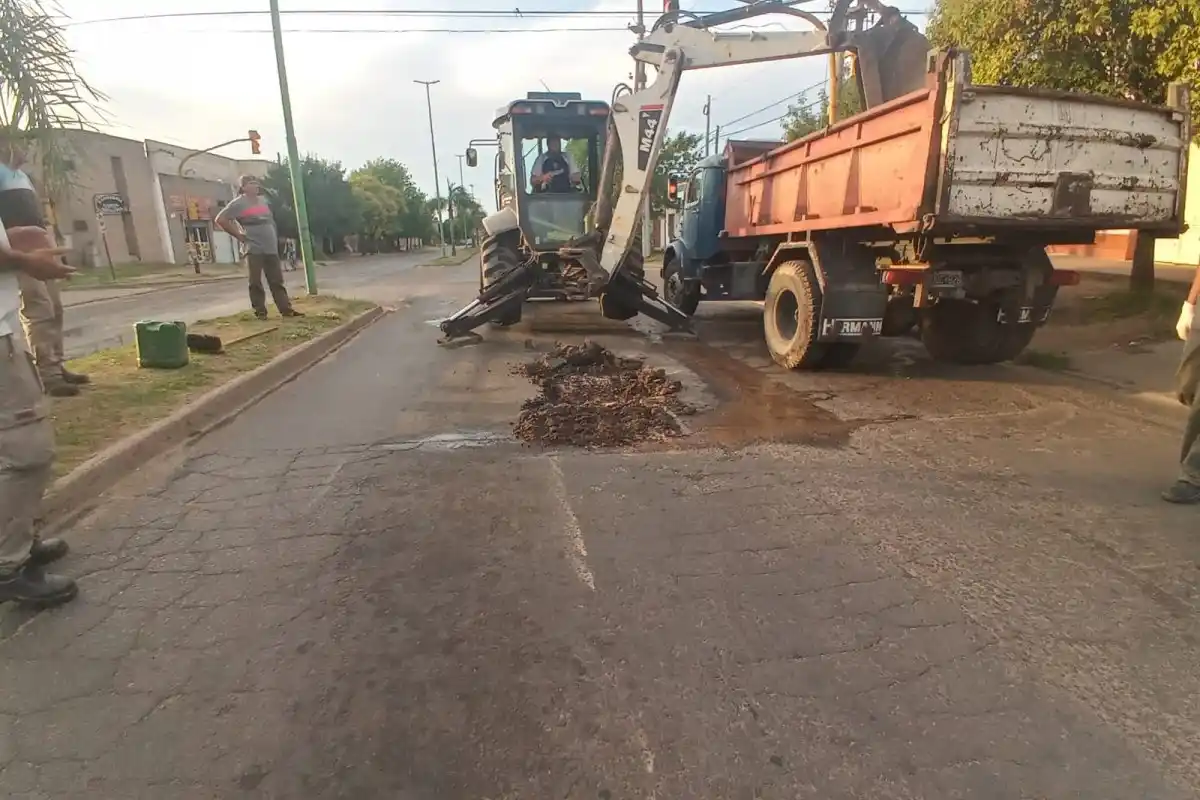 Realizan cortes de calles por mantenimiento vial: dónde estarán arreglando baches
