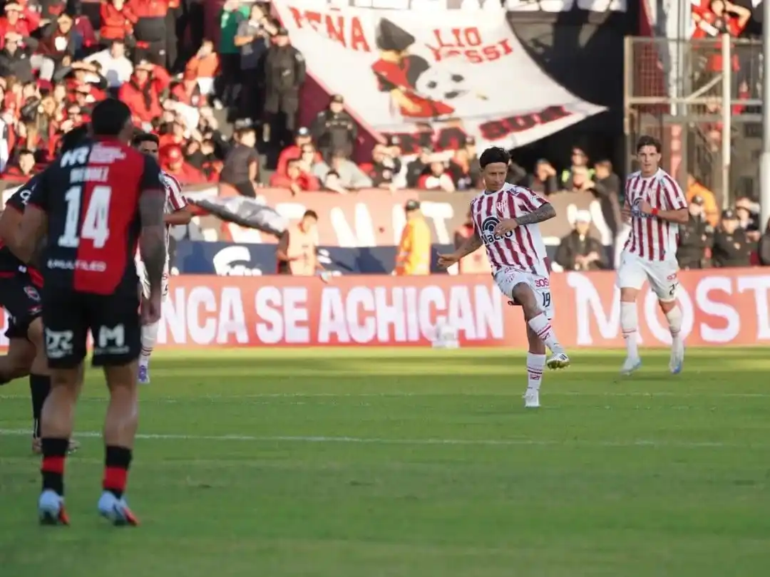 Newell's lo empató sobre el final con un gol del Colo Ramírez y sumo un punto ante Instituto