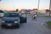 Un motociclista fue hospitalizado tras un choque con un auto