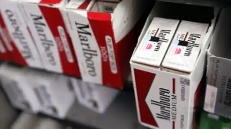 Por la caída en las ventas, bajan el precio de los cigarrillos