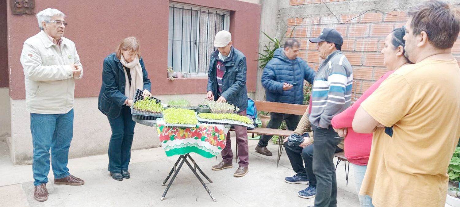 Capacitación en huertas familiares en barrio Sarmiento y CDI “Mitai Rori”