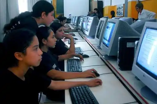 Advierten que las redes sociales potencian los riesgos de “bullying”