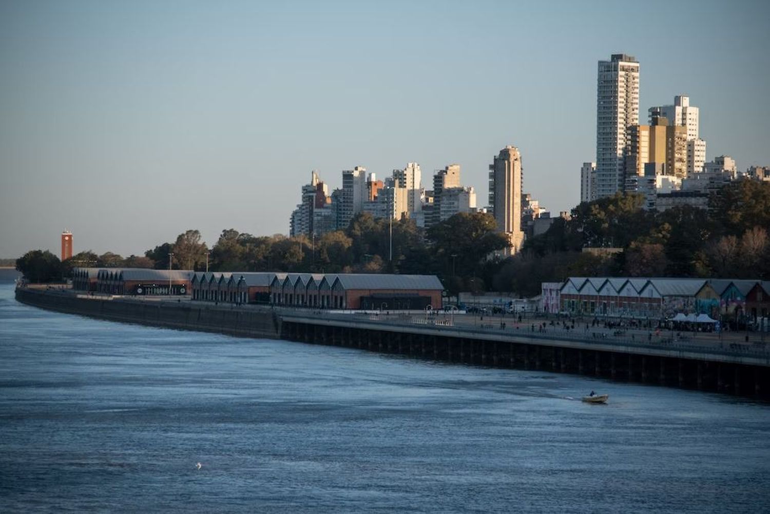 El primer domingo de abril trae un clima agradable y vuelve el sol a Rosario