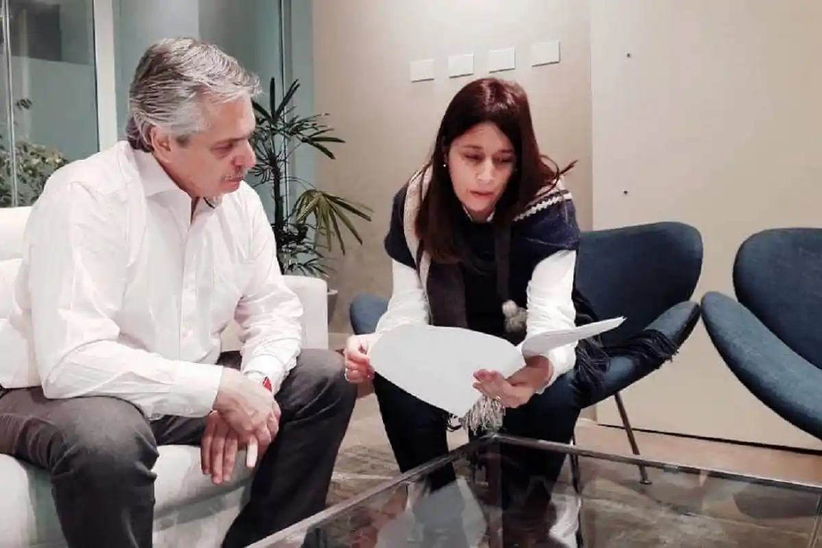 Paola Rubattino: Lo dijimos en campaña: "Argentina de pie"