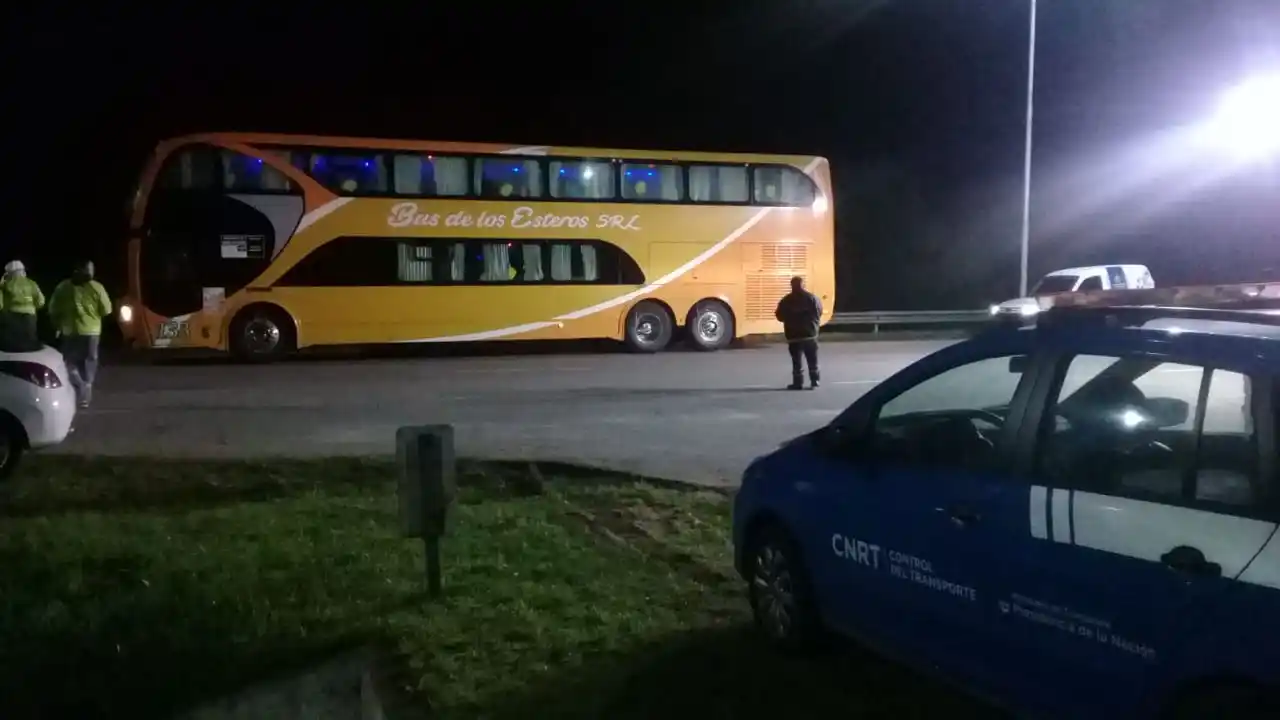 Endurecer los retenes: interceptan micro con 41 trabajadores "golondrinas"