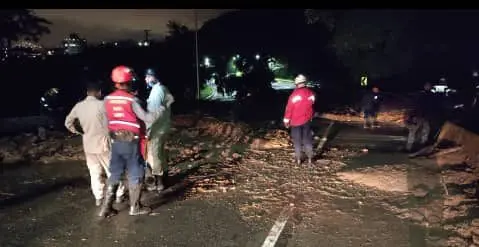 INTRANSITABLE: desborde de quebrada Anauco en la Cota Mil