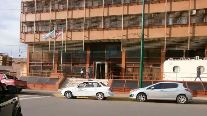 Juzgan a una mujer por prostituir a su nieta y a su hija menores de edad