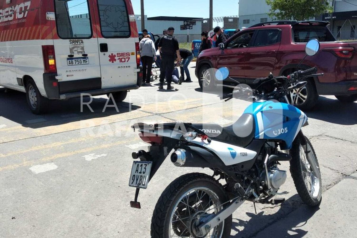 Chocaron una camioneta y una bicicleta en barrio Barranquitas