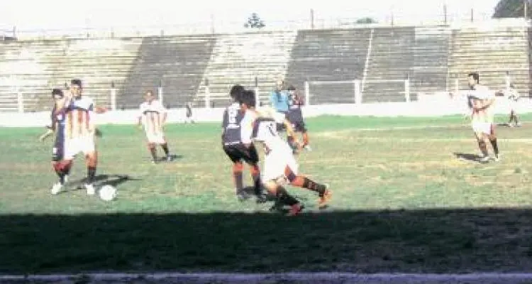Mitre y Paraná no se sacaron diferencias