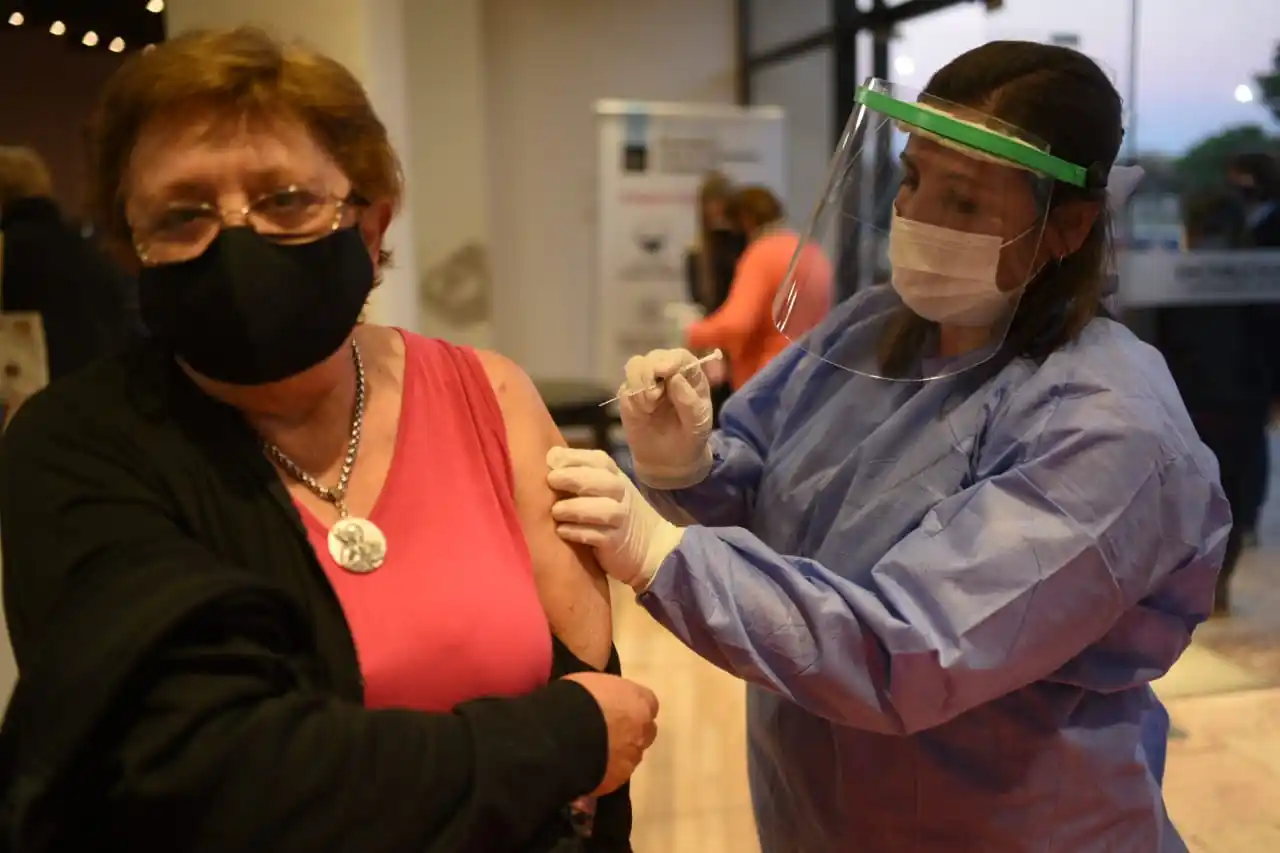 La provincia confía en que llegarán 100.000 dosis antes de fin de mes