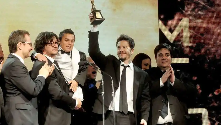 “El Marginal” se llevó el Martin Fierro de Oro 2017