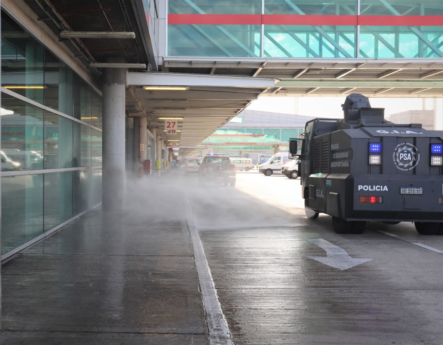 Realizaron tareas de desinfección en el aeropuerto de Ezeiza