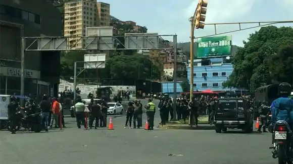 “EL COQUI” OTRA VEZ EN ACCIÓN: entre ráfagas de tiros amanecen nuevamente en el sector El Carmen de La Vega