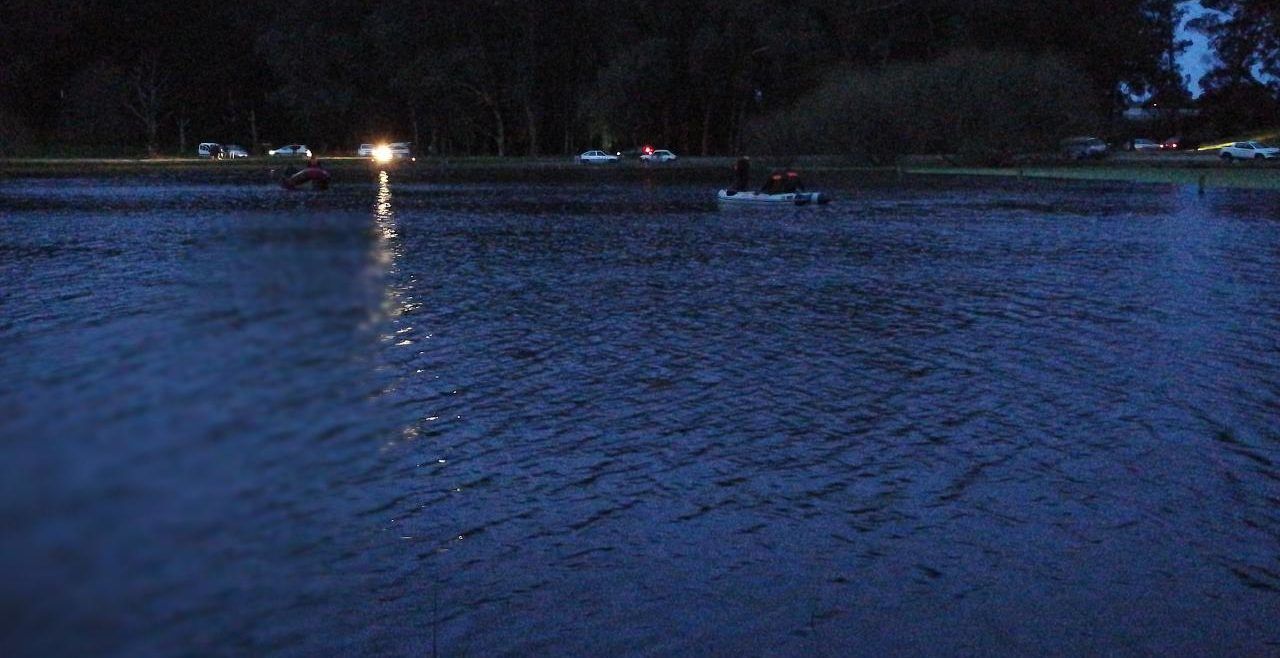 Suspendieron la búsqueda del joven que desapareció al caer del kayak