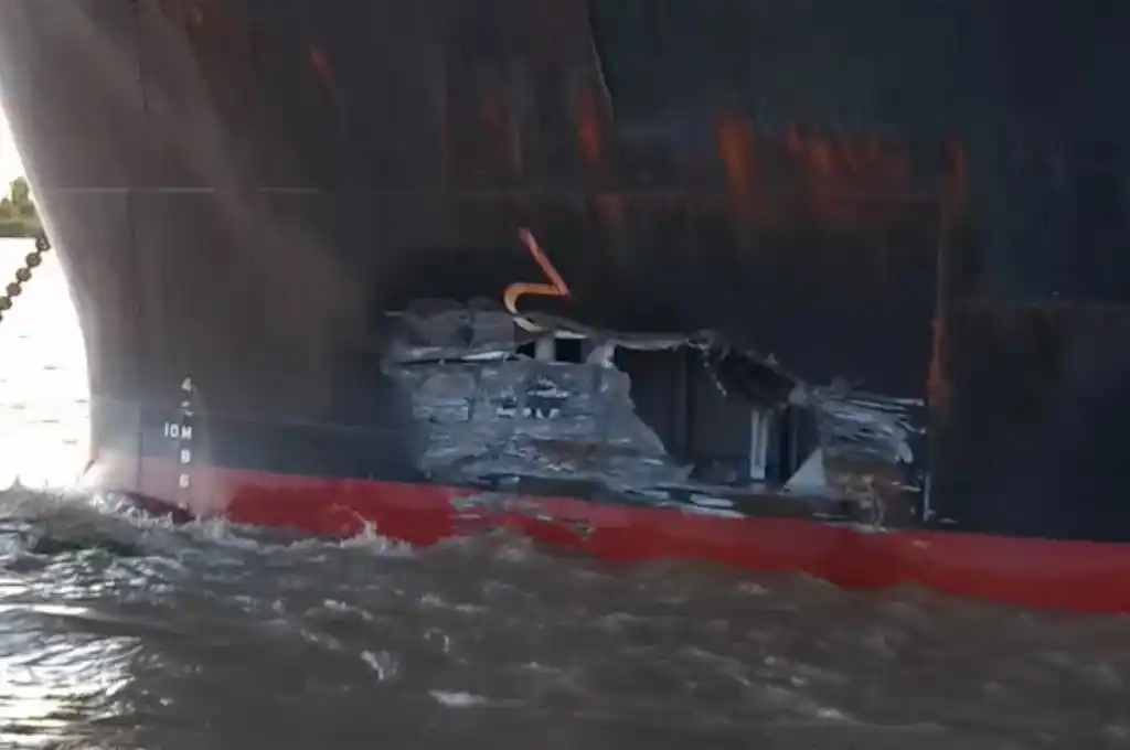 Accidente marítimo en el puerto de San Lorenzo: un remolcador chocó un buque y le causó graves daños