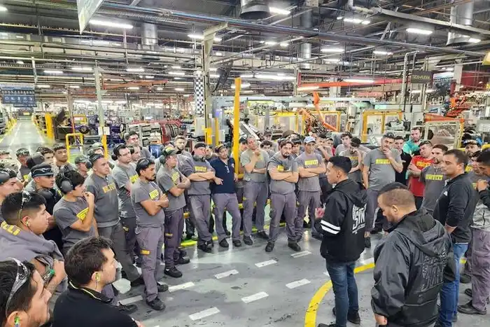 Nuevos despidos en Pirelli golpean a la industria del neumático