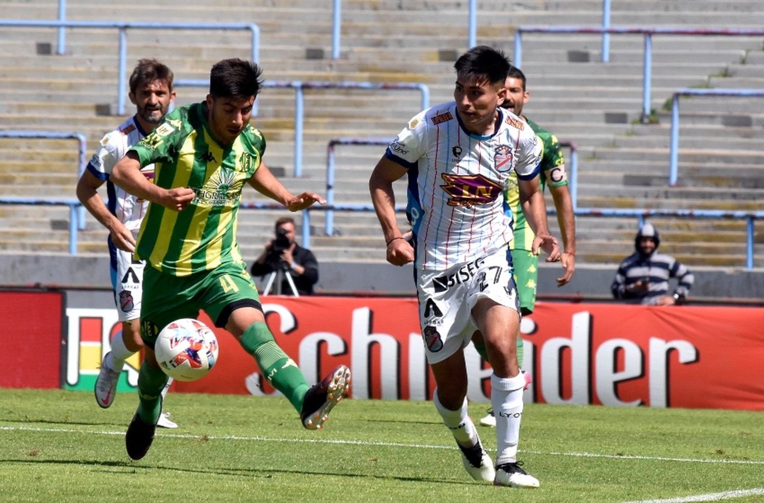 Aldosivi no claudicó y se impuso ante Arsenal