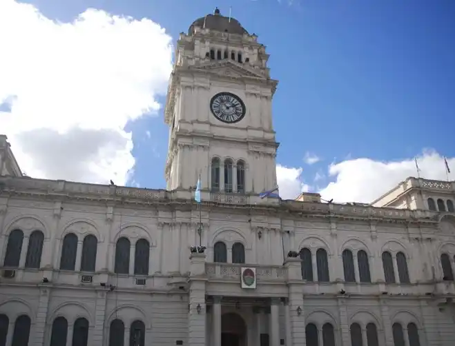 El Gobierno recibirá esta semana a los empleados estatales y al gremio docente