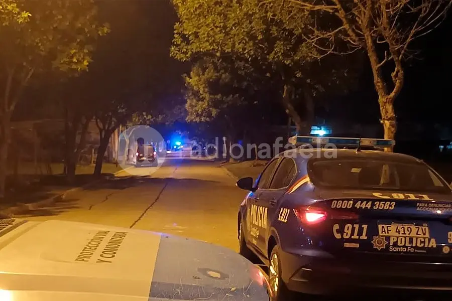 Balacera en Barrio Zazpe: le golpearon la puerta y le dispararon hasta que lo hirieron