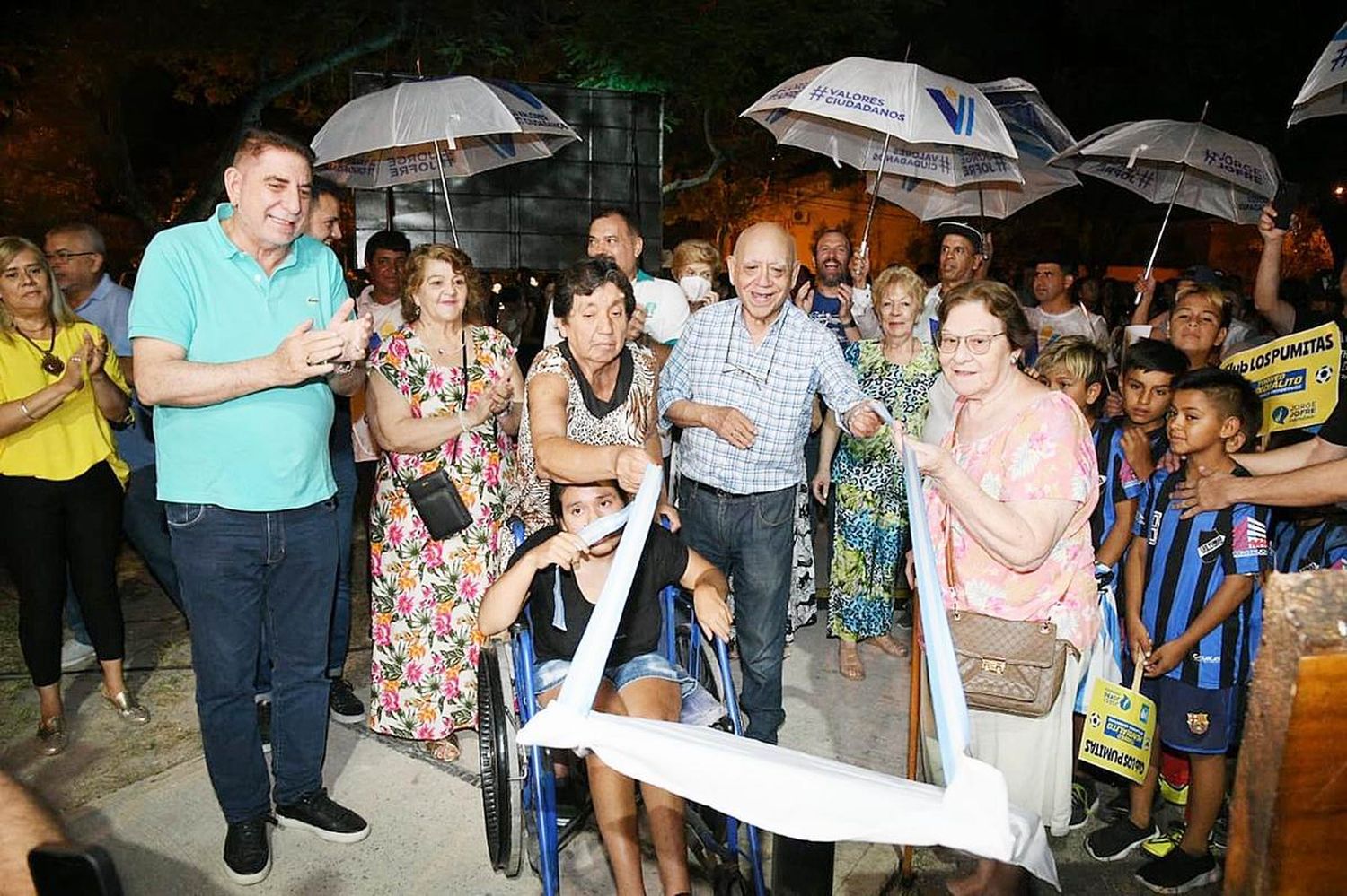 El intendente Jofre inauguró una plaza y 
playón deportivo en el barrio Emilio Tomás