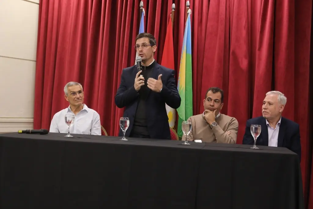 Viotti en el relanzamiento del Santa Fe Business Forum