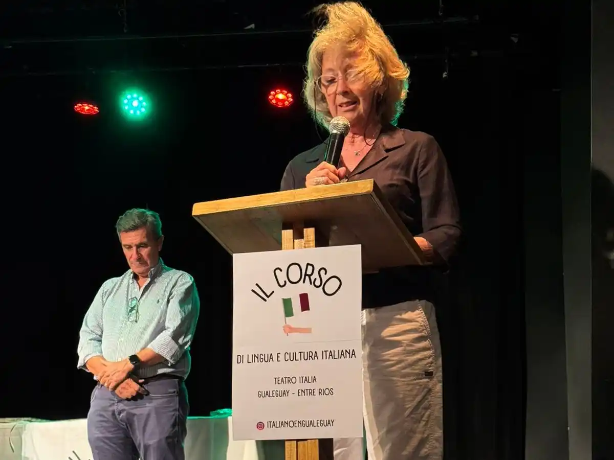 Emotiva entrega de diplomas del Curso de Lengua y Cultura Italiana en la Sociedad Italia