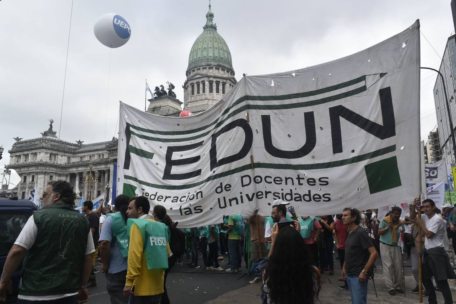 Docentes universitarios anunciaron un paro de 48 horas para reclamar por el salario