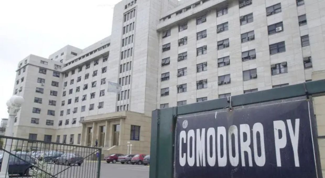 Los jueces desplazados por el Gobierno pidieron licencia y aguardan la decisión