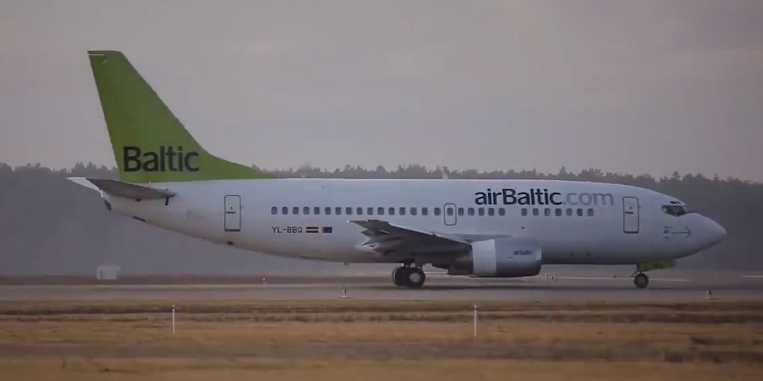 AirBaltic despide al último Boeing 737 de su flota