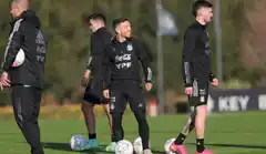 Copa América: Scaloni mantiene tres dudas para el sábado