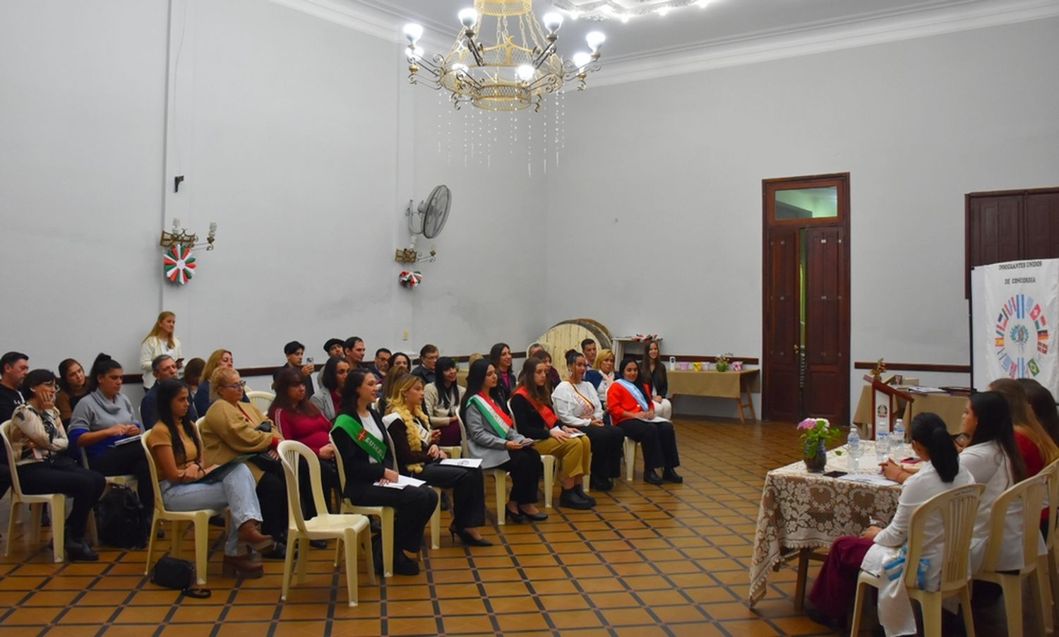 Presentaron las postulantes a reina de las distintas colectividades concordienses