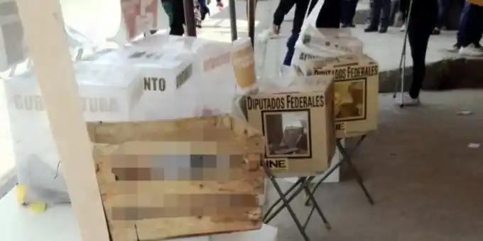 México: arrojaron dos cabezas humanas en casillas para votar
