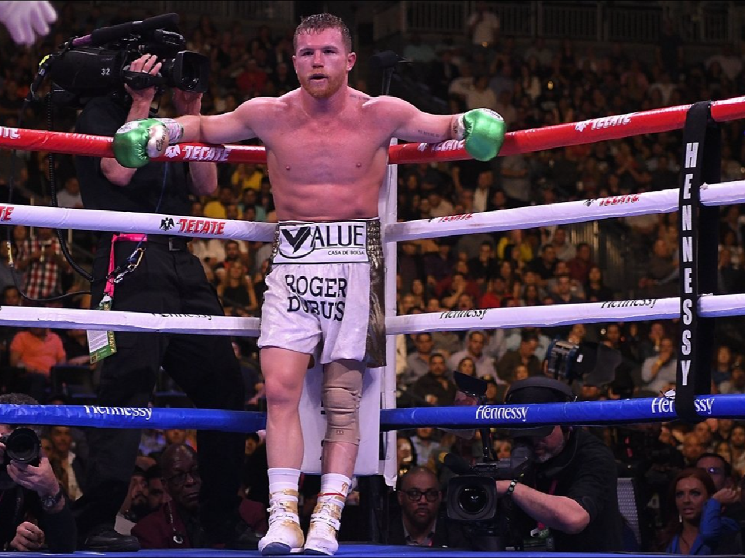 "Canelo" Alvarez expondrá sus títulos en febrero