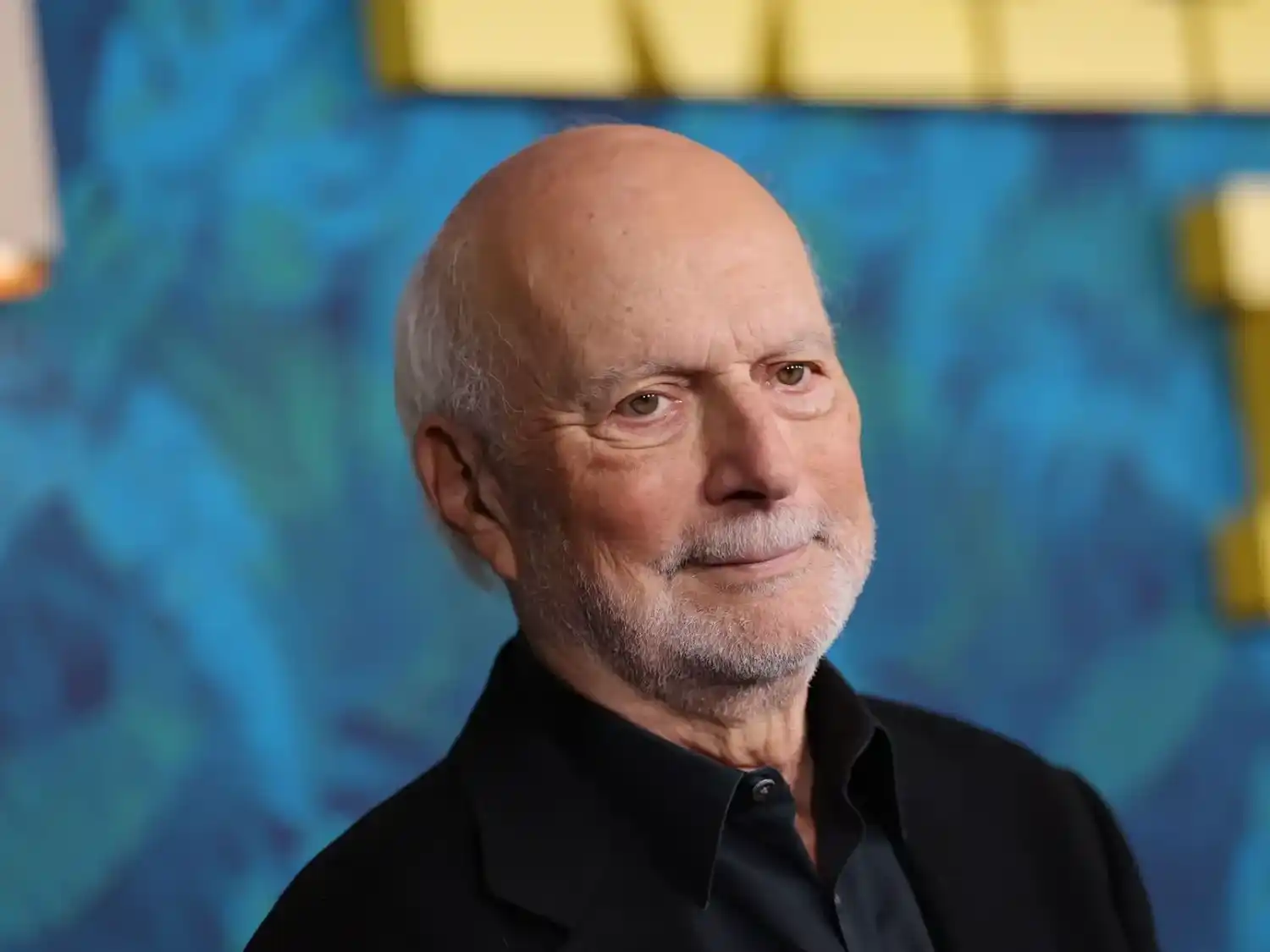 James Burrows fue una de las figuras más influyentes de la televisión estadounidense y participó en algunas de las comedias más exitosas de las últimas décadas.