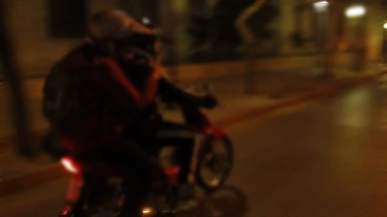 Iba a trabajar y la asaltaron motochorros: le robaron hasta los apuntes de la facultad