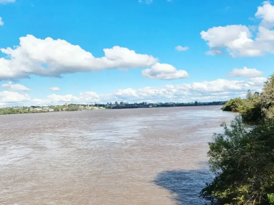 La creciente del río Uruguay obligó a evacuar preventivamente a algunas familias en Concordia