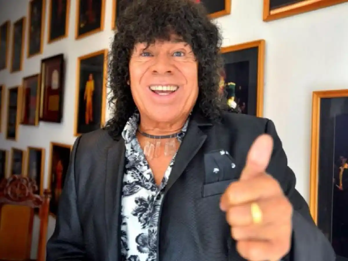 "La Mona" Jiménez salió de la sala de terapia intensiva, pero permanecerá internado