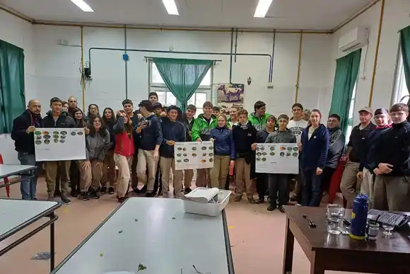 Alumnos se capacitaron en manejo y control de plagas en la huerta