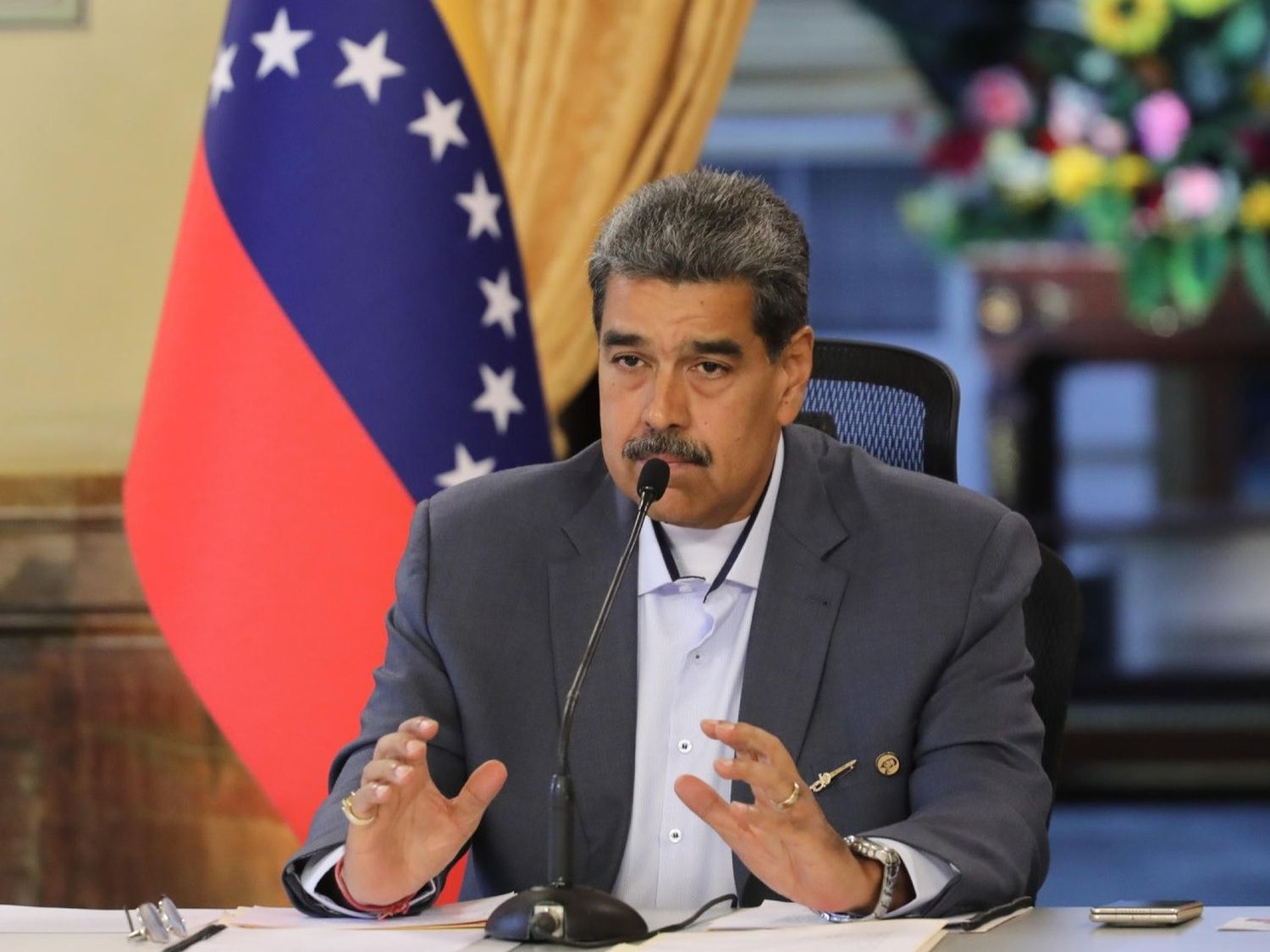 Maduro llamó a los venezolanos a acompañarlo en su juramento