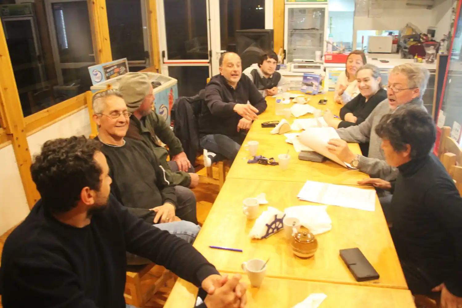 Tras una histórica victoria en Claromecó, Garate se reunió con militantes locales