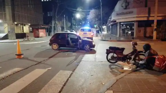 Conductor embistió a un delivery: secuestran la moto por falta de VTV