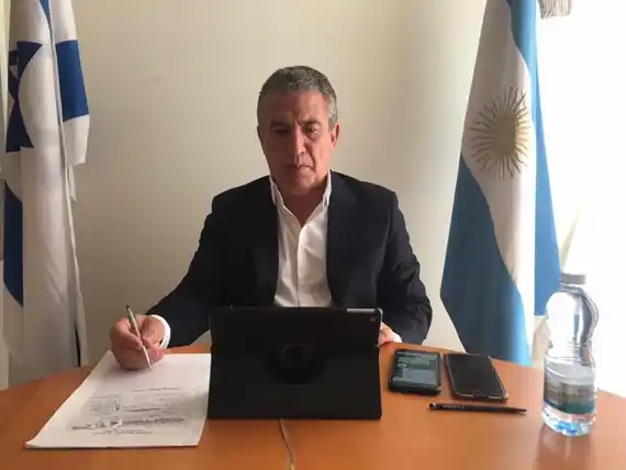 Tras la condena, Urribarri renunció a su cargo como embajador de Israel
