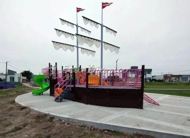 Barco gigante. Para que los chicos jueguen