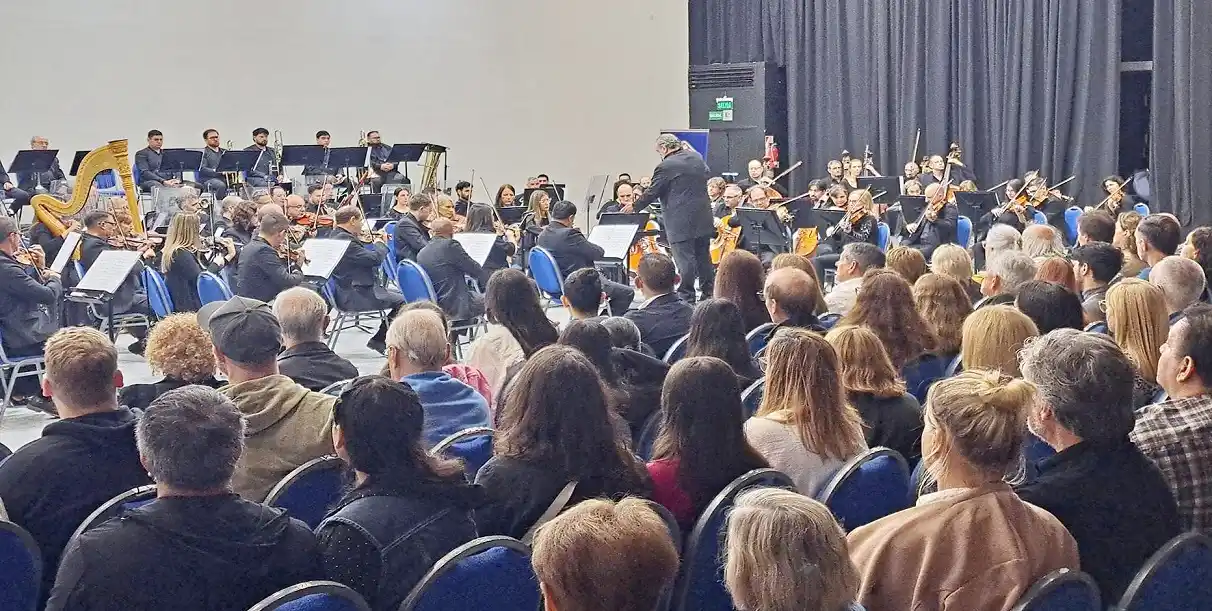 La Sinfónica de Entre Ríos se presentó ante mil personas