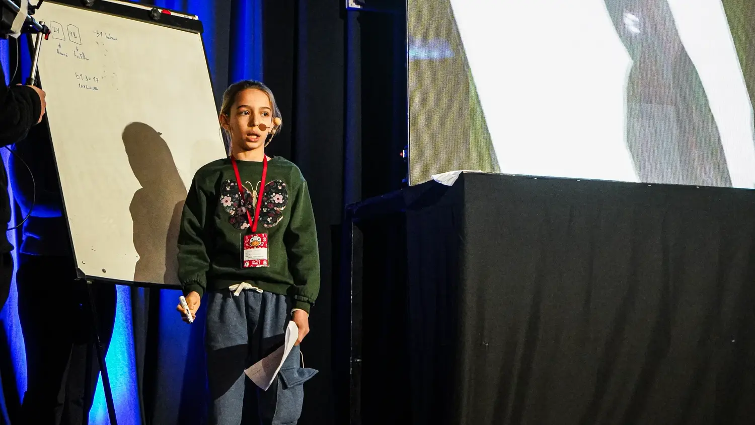 Ganadora. Sofía Belén Lauret, durante la exposición de uno de los problemas de la Olimpíada Ñandú