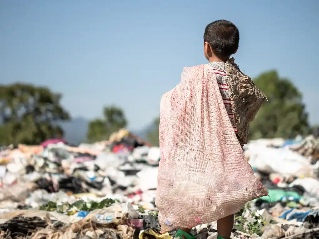 La pobreza infantil alcanzó 53,6% en 2025, según datos de la UCA